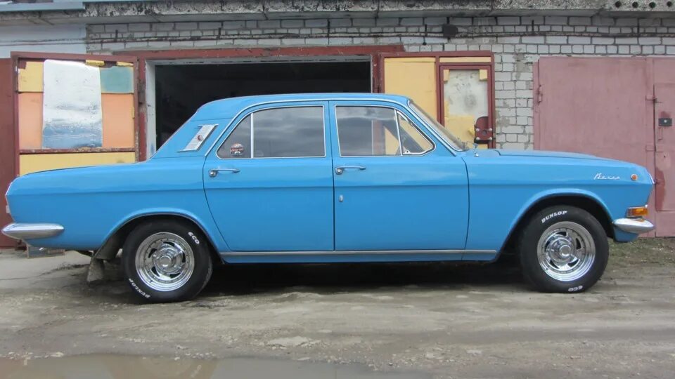 Газ 15 купить. ГАЗ-24 Волга 1979. ГАЗ 24 150к. ГАЗ 24 голубая мечта. ГАЗ 24 голубая с белой крышей.