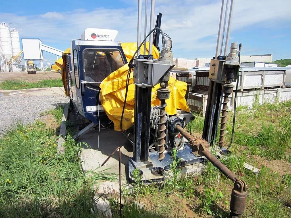 Урал гидро екатеринбург. Горизонтальное бурение спб. Колонковое бурение скважин технология. Буровой спб. Буровой станок мгбу.