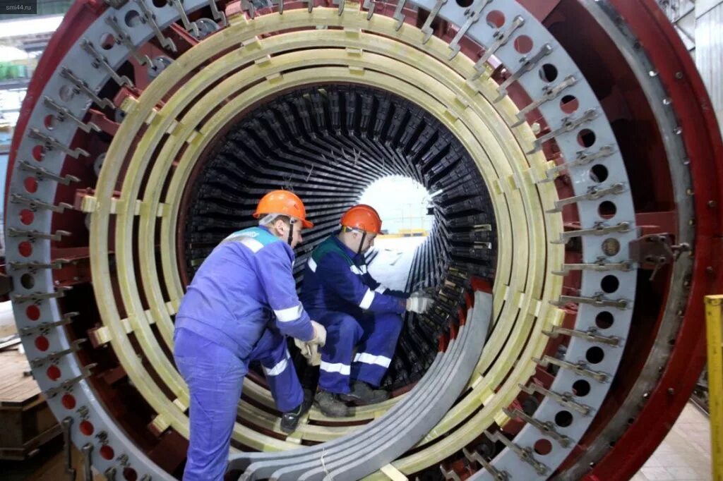 Генератор грэс. Турбогенератор костромской грэс. 9 энергоблок костромской грэс. генератор костромской грэс. направляющий аппарат гэс силовые машины.