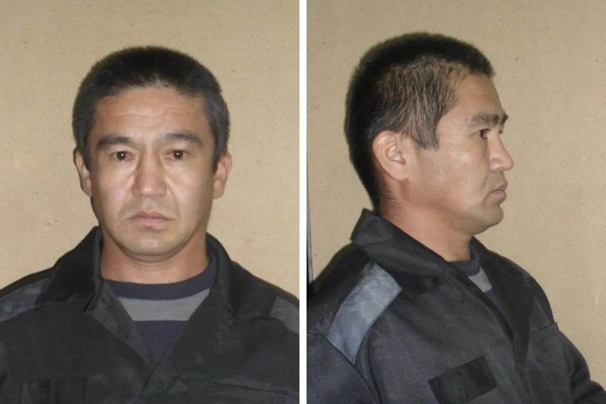 полицейский ведет преступника. осужденный за убийство сбежал из колонии в архангельской области. опасные преступники казань. 2 преступников поймали. розыск преступников.