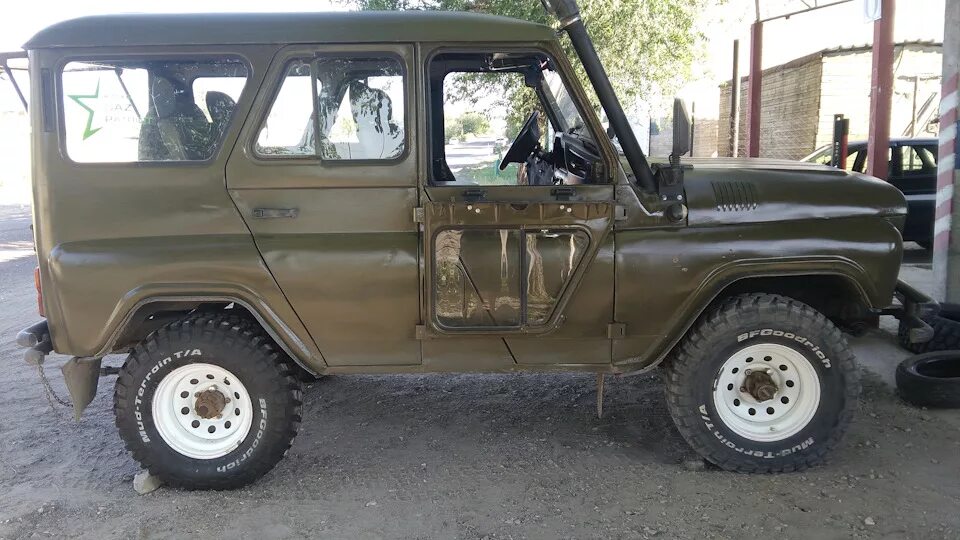 Уаз томская область. Уаз 3151. уаз 3151 салон. шины уаз 3151. уаз 3151 1995.