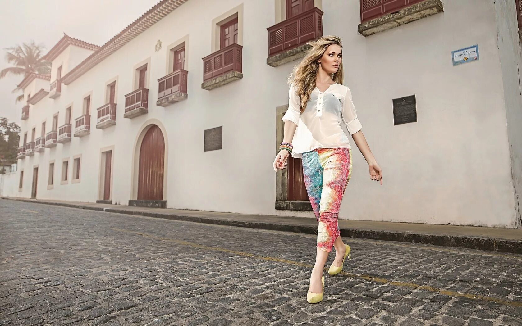 Мода обои 2024 года. Супермодель миранда керр. Бapбapa πaлвин. Миранда керр. Trend color 2022 2023.