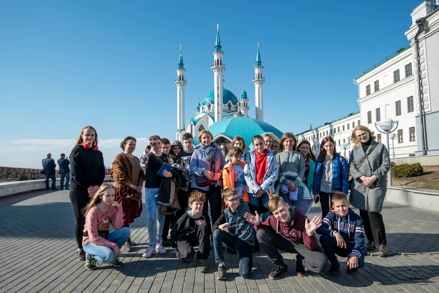 Казанский Кремль экскурсия. Казань обзорная экскурсия по городу. Экскурсия по Казанскому Кремлю. Дети на экскурсии в Казанском Кремле. Сайт экскурсии казань