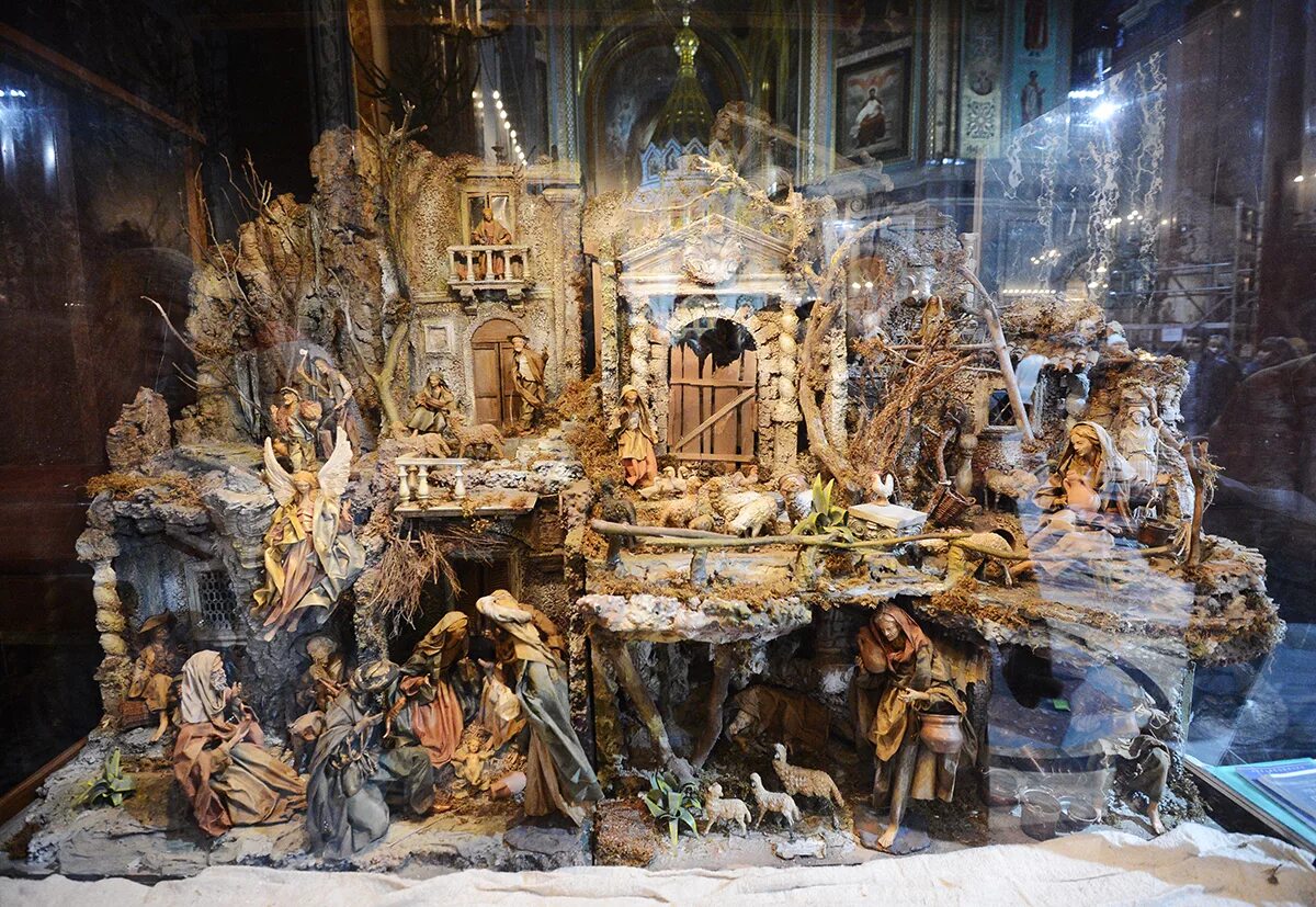 Вертеп в храме христа спасителя. Вертеп рождества христа спасителя москва. Выставка вертепов в храме христа спасителя. Вертеп в храме христа спасителя. Вертеп данте.