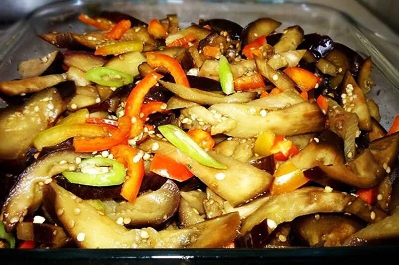 Кабачки с баклажанами по корейски. Кабачки с баклажанами по корейски. Корейские салаты с баклажаном. Кабачки с баклажанами по корейски. Жареные баклажаны по корейски быстрого приготовления.