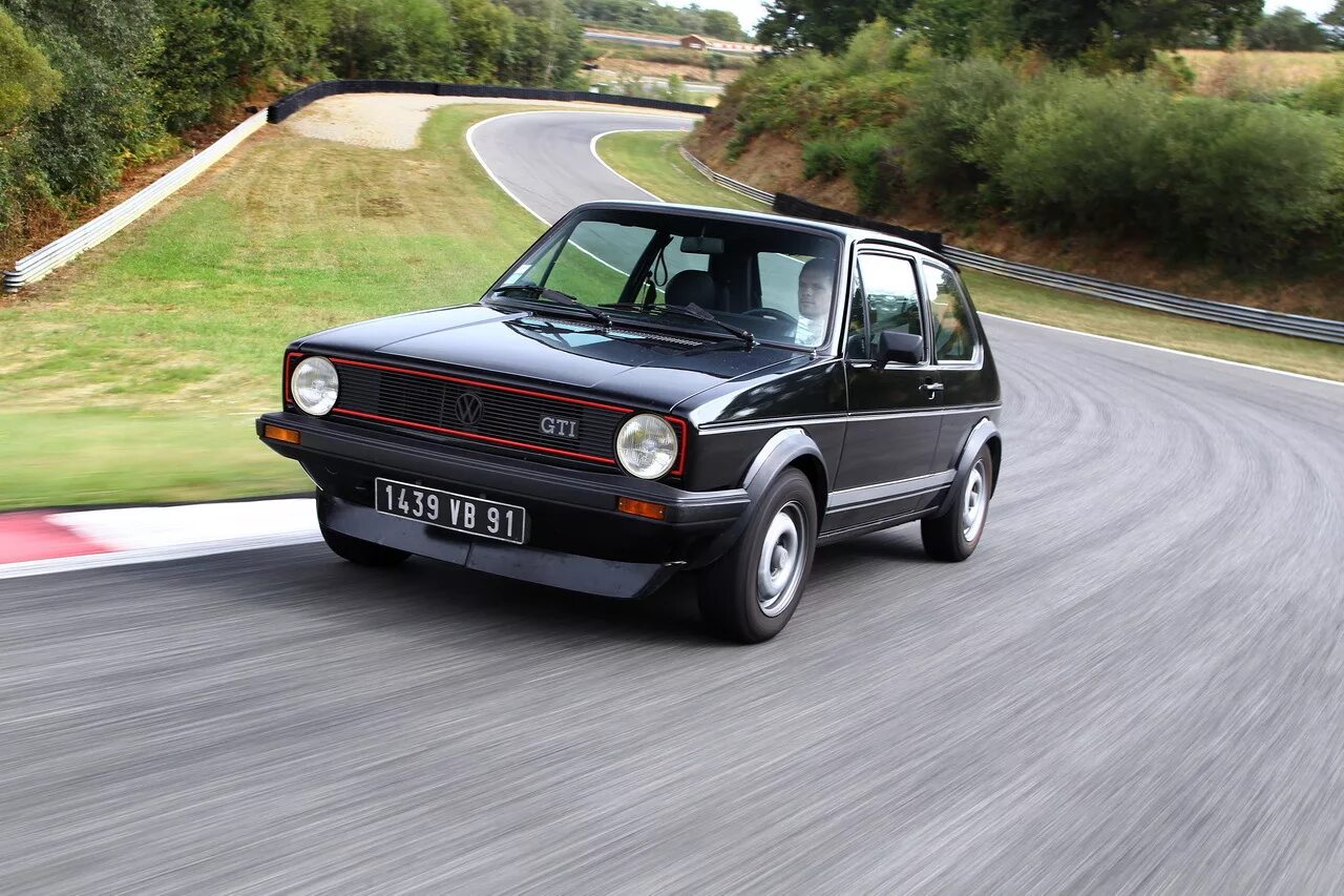 Гольф машина купить. Golf 1 GTI. Фольксваген Golf 1. Volkswagen Golf GTI 1976. Golf mk1 GTI.