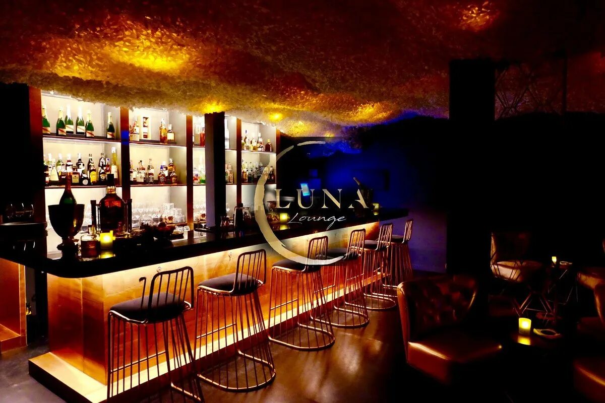 Luna lounge bar ул радищева. Luna Lounge Мичуринск. Луна лаунж Казань Чистопольская. Луна лаунж Казань на Салимжанова. Luna Lounge, Норильск.