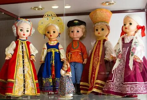 Коллекция кукол в народных костюмах