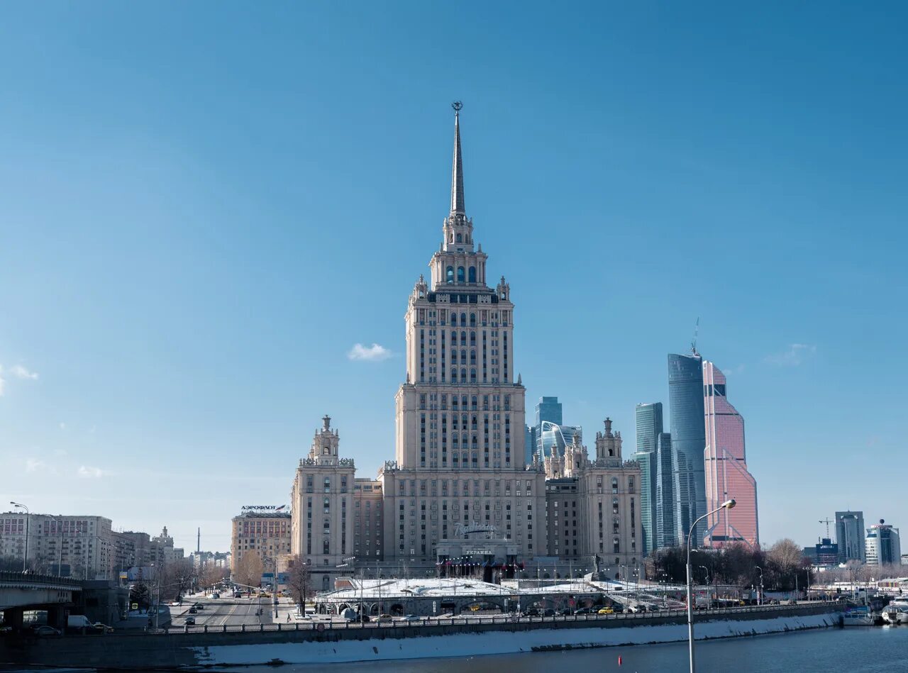 Цмт краун плаза. Отель краун плаза москва краснопресненская набережная 12. Гостиницы на краснопресненской набережной москва. Crowne plaza moscow world trade centre. Набережная тараса шевченко москва река.