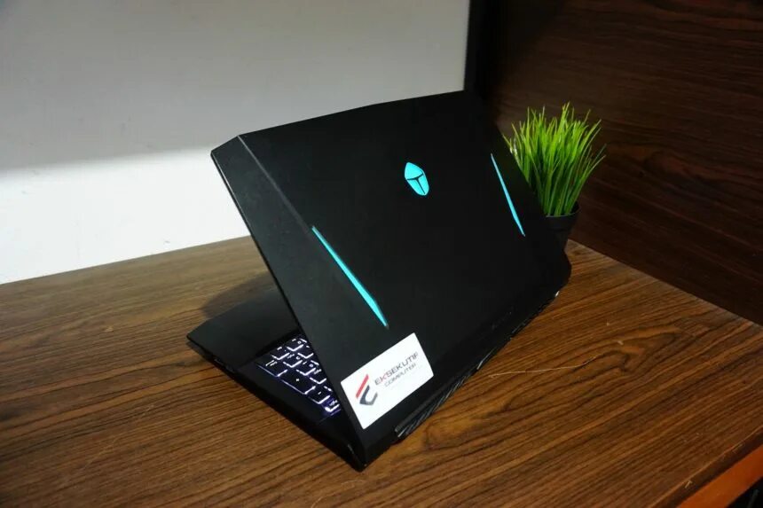 Монитор игровой thunderobot 23.8 ips черный f23hf. Thunderobot 911se. игровой ноутбук thunderobot 911 zero. thunderbolt ноутбук 911 air d. thunderbolt zero ноутбук.