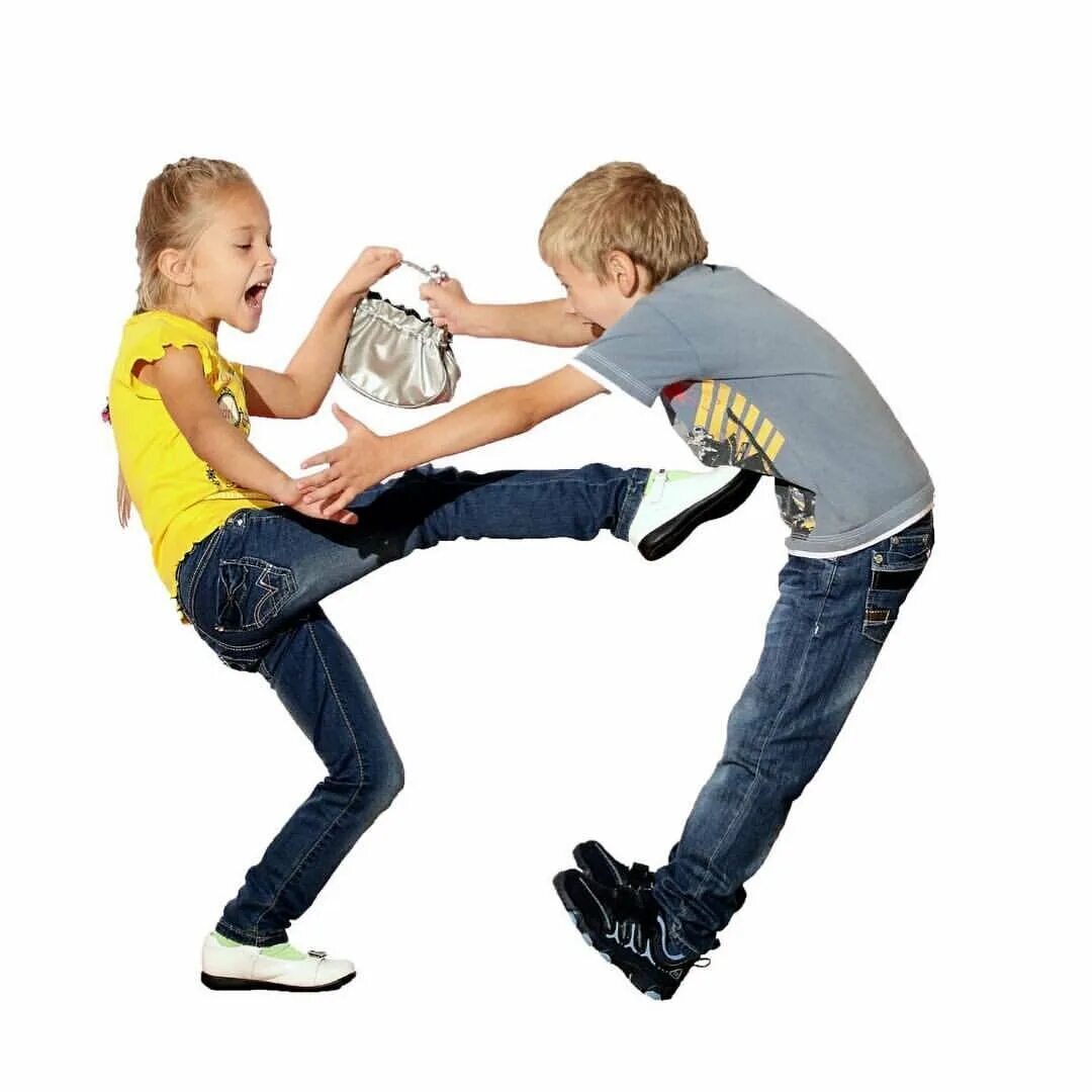 Где мальчик и девочка дерутся. Мальчишки дерутся. 2 мальчика дерутся. Мальчики дерутся. Два мальчика дерутся.