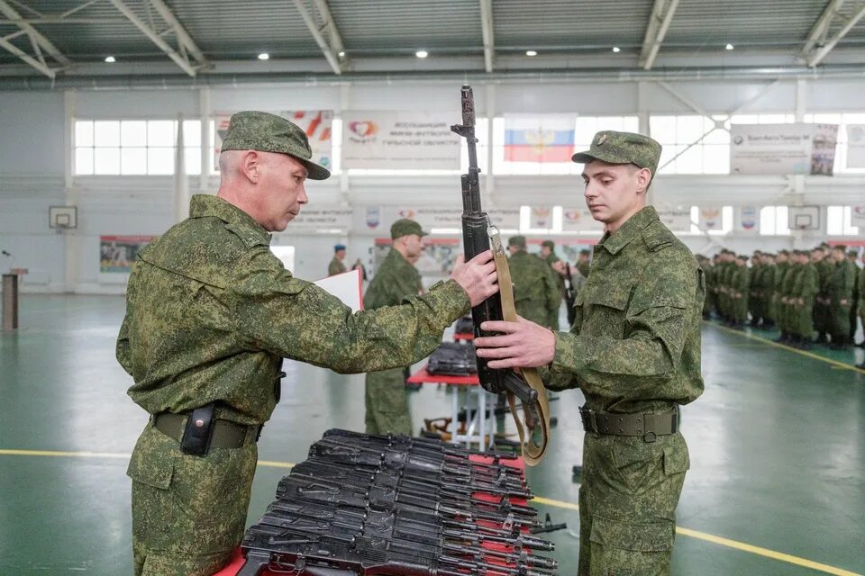 Боевая подготовка. Вручение боевого оружия. Российская армия. Вручение вооружения.