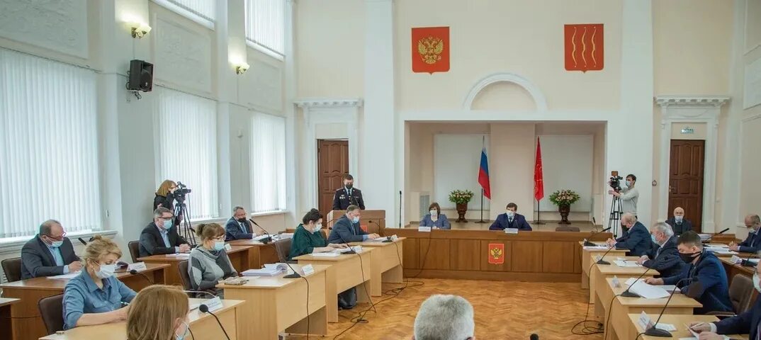 Сайт великолукского городского суда. Дума Псковской области городская. Депутаты великих лук фото. Администрация города Великие Луки 2021. Глава администрации города Великие Луки.