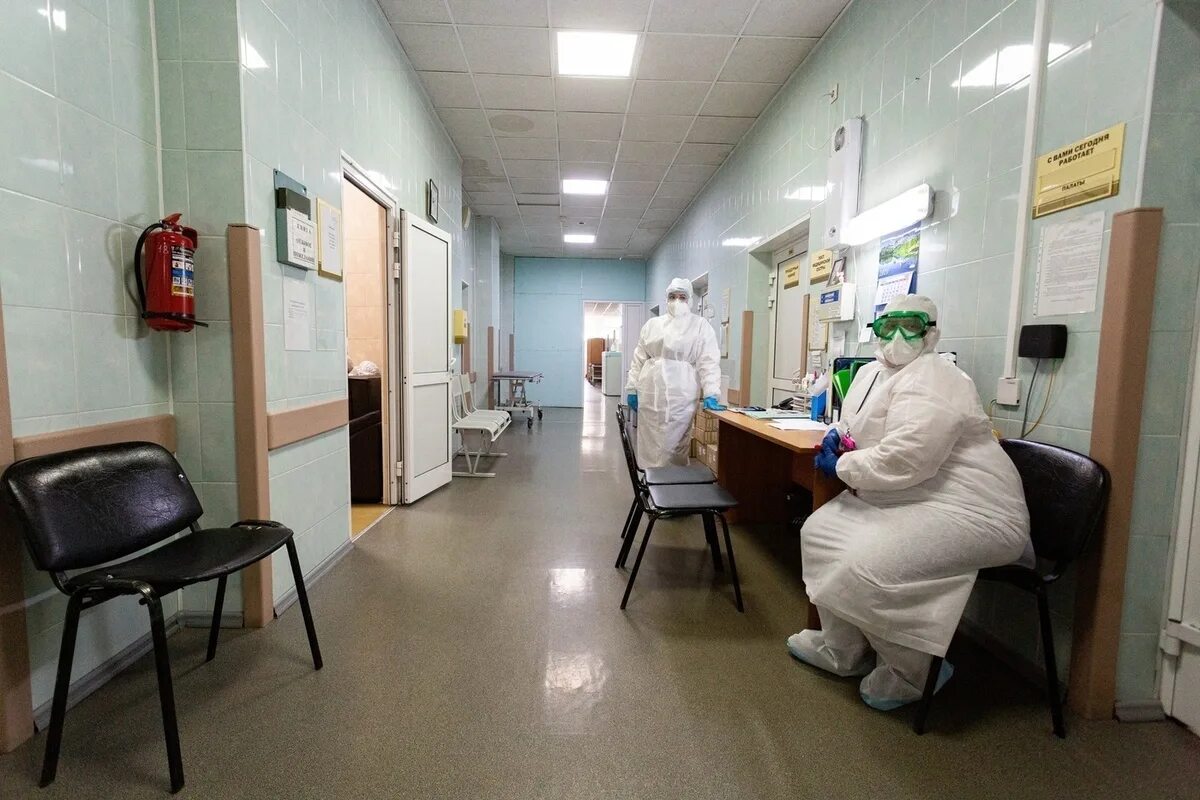 Ковидный госпиталь в Калининграде. Ковидный госпиталь в Бийске. Больница 33 красная зона. Ковидный госпиталь в Новосибирске.