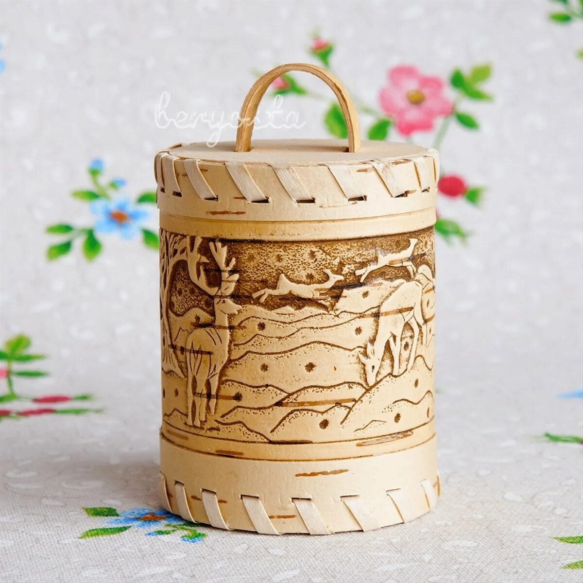 Берестяной туес кузбасса. Труба из бересты. Береста какая. Береста какая. Берестяной туесок.