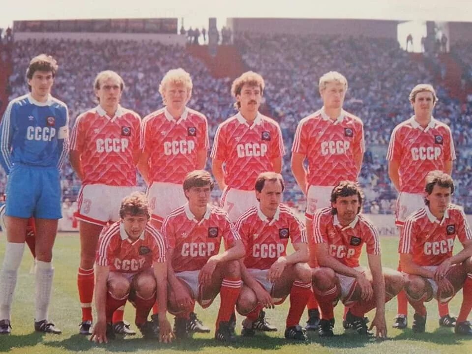 Сборная ссср сборная голландии 1988. Че 1988. Состав сборной по футболу 1988 год. Сборная нидерландов по футболу 1988. Сборная ссср 1986.