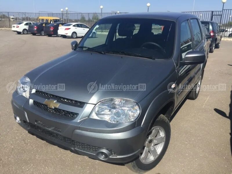 Шевроле в тольятти купить новую. Chevrolet Niva цвет кварц. Кварц 630 цвет Шевроле Нива. Цвета Нива Шевроле 2016. Нива Шевроле коричневая.