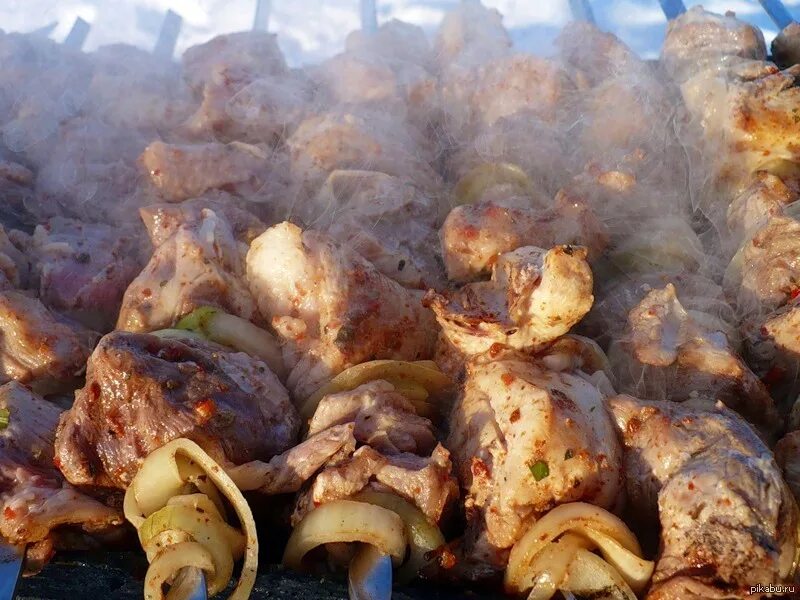 Я подарю ей шашлычек коньячек