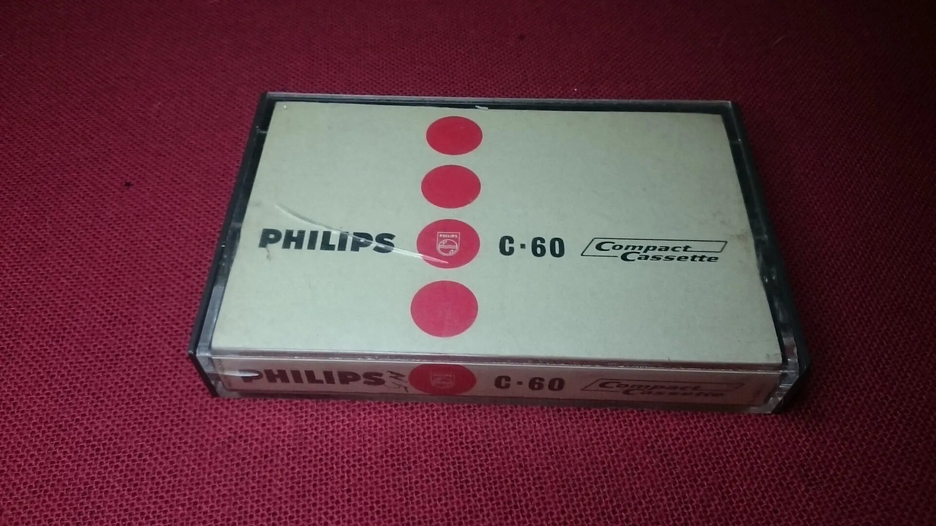 Кассеты филипс. Аудиокассета Philips 1965 года. Компакт кассеты Philips. Philips аудиокассета 1964 года. Аудиокассета Philips fx60.