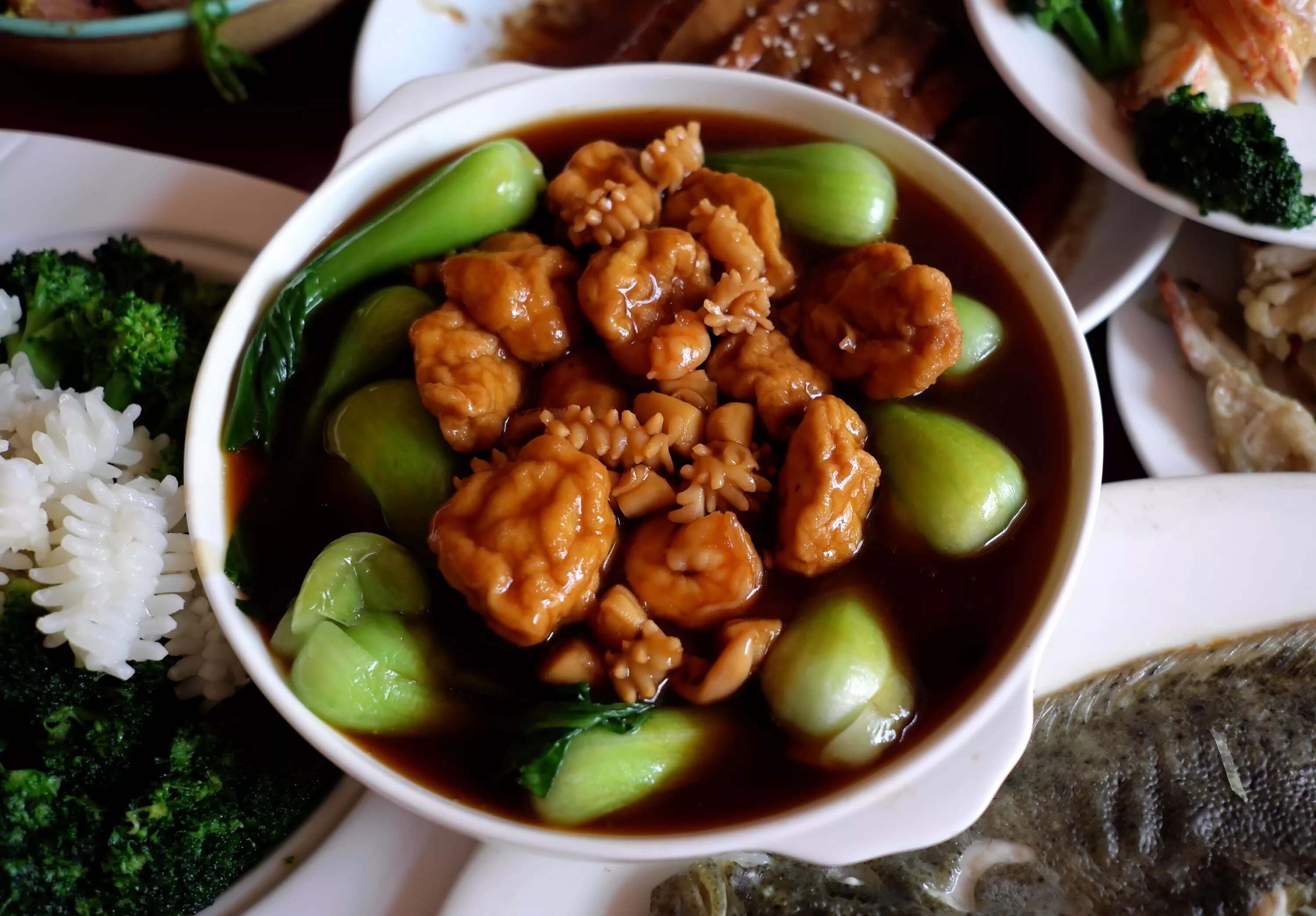 Китайская кухня. Китайские Вегетарианские блюда. Китайская Вегетарианская кухня. Азиатская кухня стол.