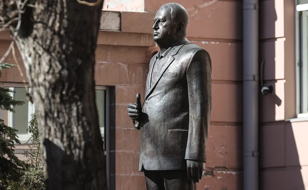 В. Калининград разруха. Улица имени жириновского. Улица жириновского в москве. Дом владимира жириновского.