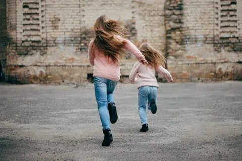 Раз и два девочки