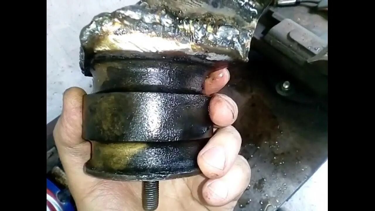 Сильная вибрация двигателя. Вибрация на холостых оборотах причины. Вибрация на холостых оборотах причины. Вибрация двигателя на холостых. Вибрация двигателя причины.