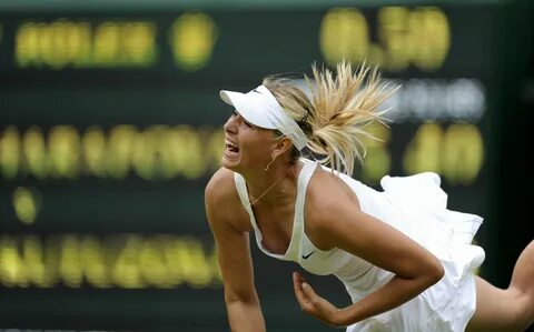 Красивые девушки в коротких юбках вызывают восторг. 