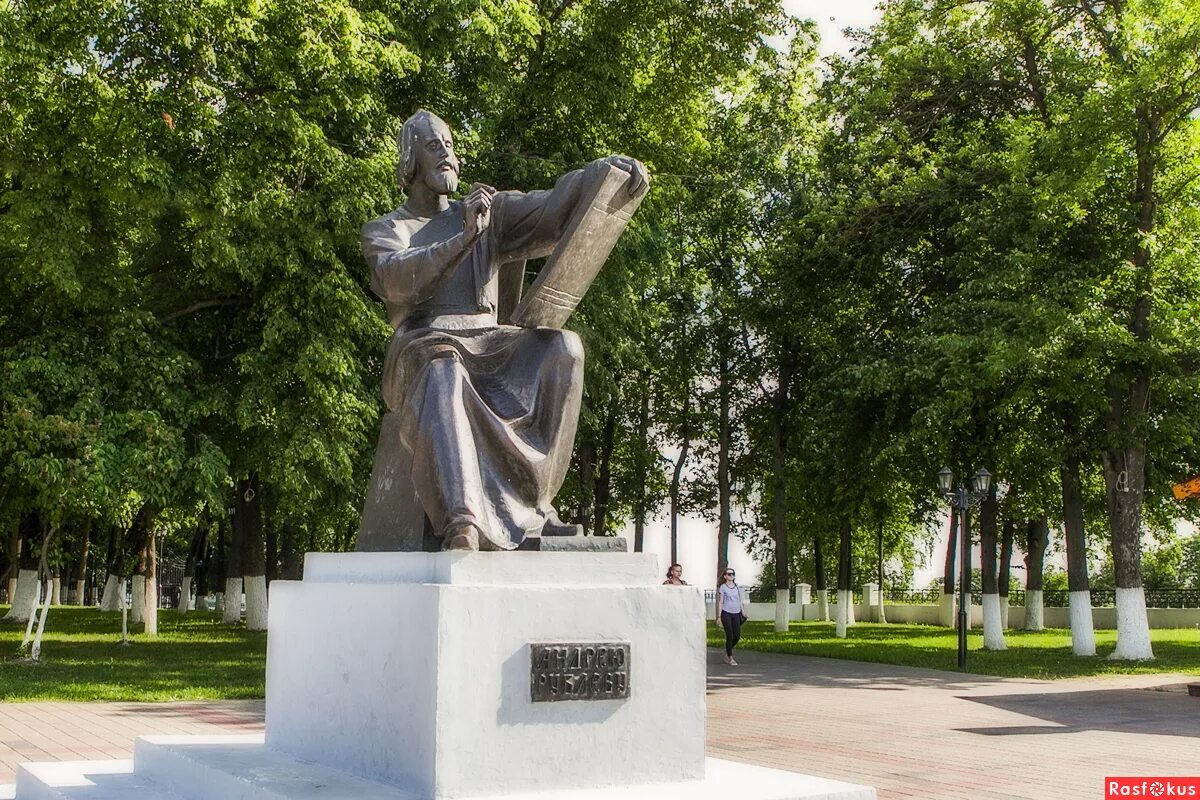 комов памятник рублеву. памятник андрея рублева во владимире. памятник андрею рублеву во владимире описание. памятник андрея рублева в москве. рублев памятник культуры.