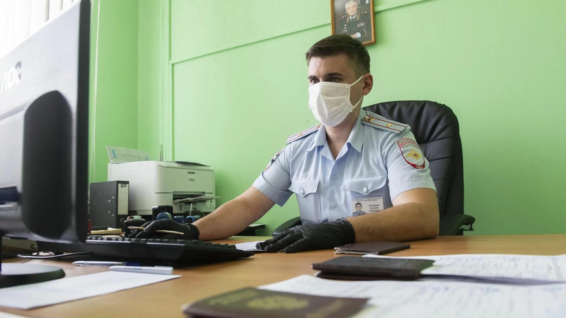 Здание ГИБДД. День регистрационно-экзаменационных подразделений ГИБДД. Технический осмотр ГИБДД. Видео с экзаменационного кабинета ГИБДД.