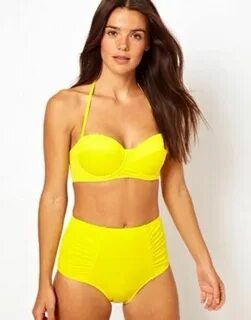 Желтый купальники quiksilver