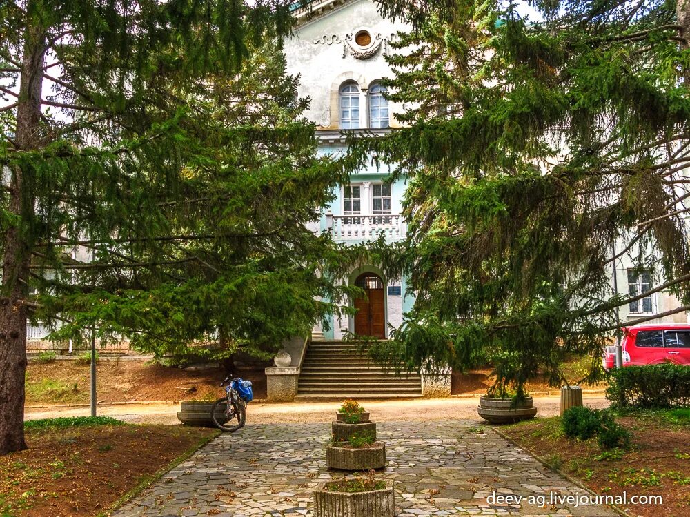 административное здание крыма. научный гостиница крао. поселок научный крым обсерватория. поселок научный крым жилые дома. научный крым обсерватория.