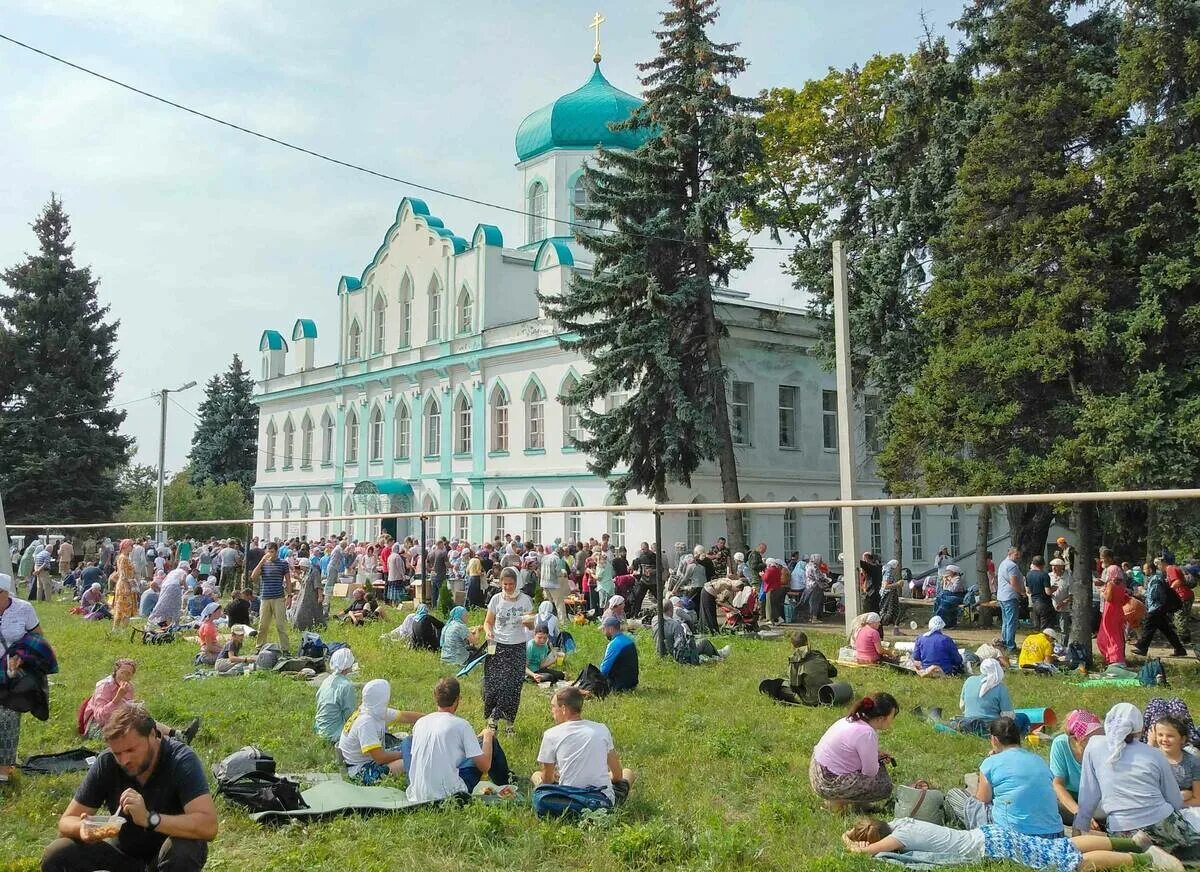 Гисметео конь колодезь. Храм иоанна богослова конь колодезь. храм село конь колодезь. усадьба сенявиных конь-колодезь. парк конь колодезь.