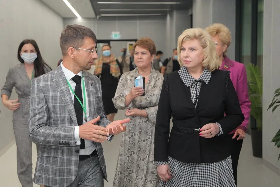 Шамсутдинов директор школы адымнар. Школа 165 новосибирск. Директор школы 165 казань. Директор 165 школы. Директор школы 165 казань.