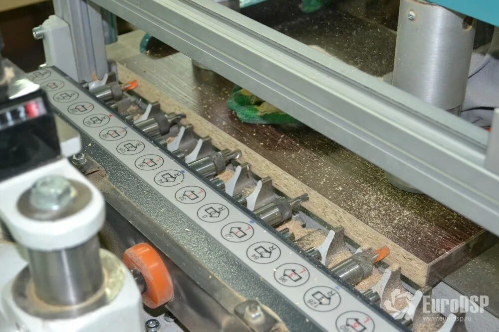 присадка распил. кондуктор для сверления 30 мм. фрезеровка лдсп. присадка распил. распил лдсп.