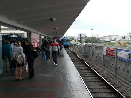 Станция метро левобережная