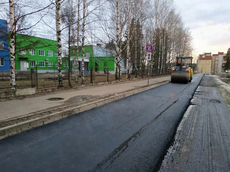 минимаркет 24 часа киров. улица тротуар. работа рядом киров. производственная 5/1 киров. автосервис 24 часа.