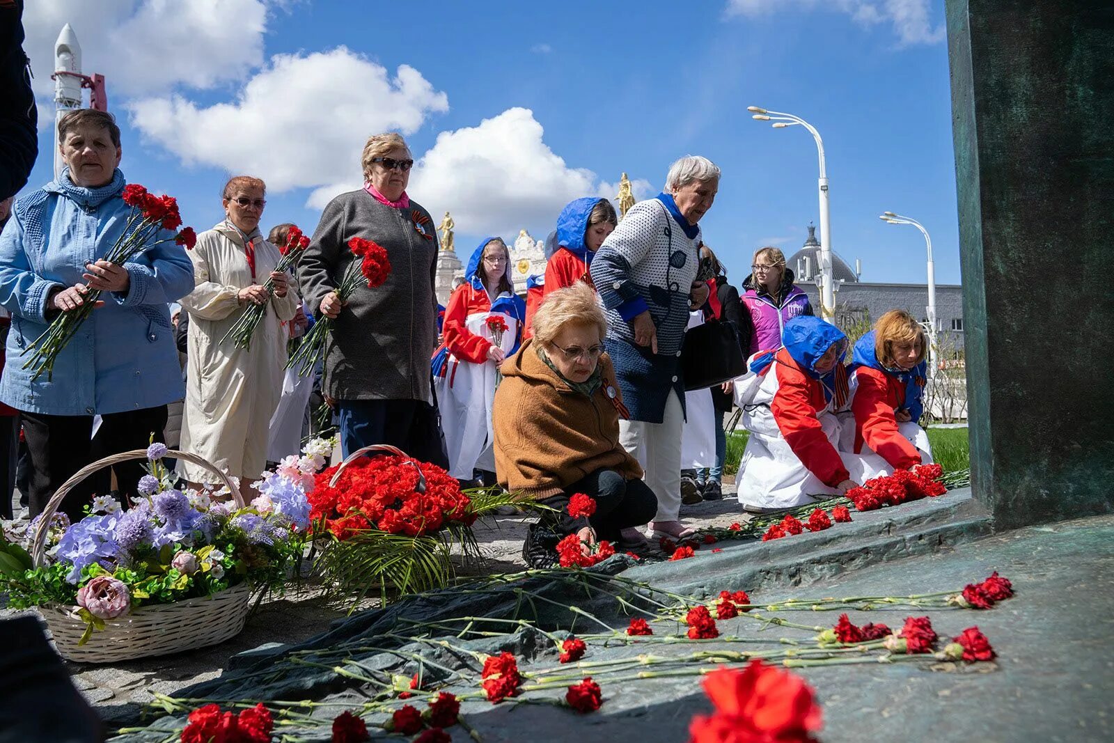 ВДНХ 9 мая. ВДНХ В Москве 2023 на 9 мая-. С днем Победы. 9 Мая фото.