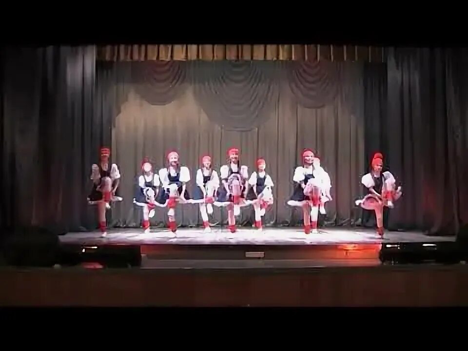 Разновозрастная группа в детском саду. Бабушка испеки оладушки танец с ложками в детском саду. Танец бабушки оладушки в детском саду вторая младшая группа. Картинка бабушка испеки оладушки. Бабушка испеки оладушки танец с ложками в детском саду.