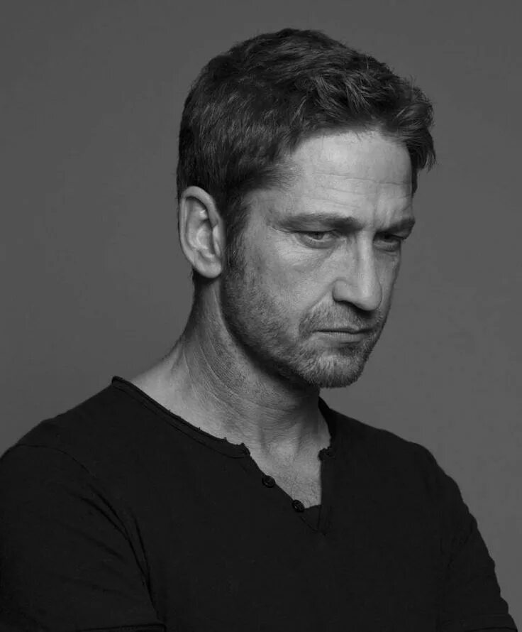 Джерард батлер актер. Джеральд актер. Джерард батлер фото. Джерард батлер актер. Джеральд актер.