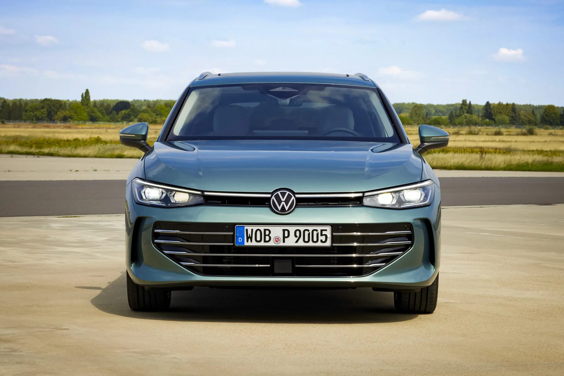 Vw passat 2024. Vw passat универсал 2023. Фольксваген электромобиль id 7. Новый фольксваген пассат 2024. Volkswagen универсал 2023.