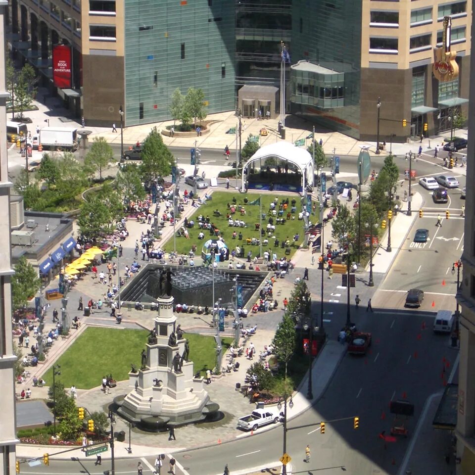 Public square. Кампус мартиус парк. campus martius park, detroit, michigan. campus martius park, detroit, michigan map. urban square.