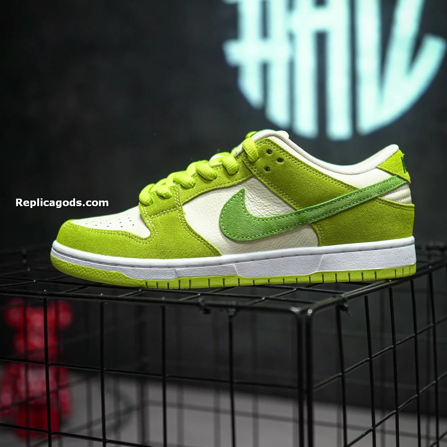 Найк apple. Nike Dunk Green Apple. Nike SB Dunk Low Green Apple. Nike SB Dunk Green Apple. Nike Dunk Low Green Apple.