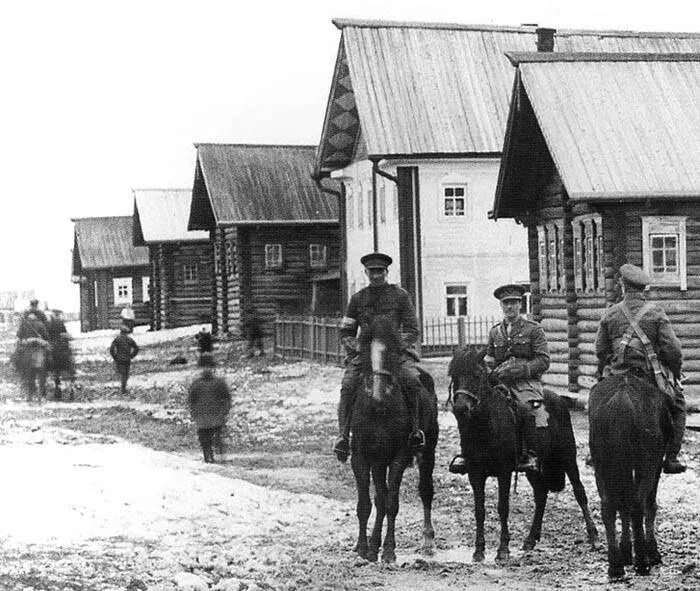 Архангельская область в годы войны. Архангельск 1918 интервенция. Военная интервенция на севере 1918-1919г Северная Двина Кургомень. Архангельск англичане 1919 год.