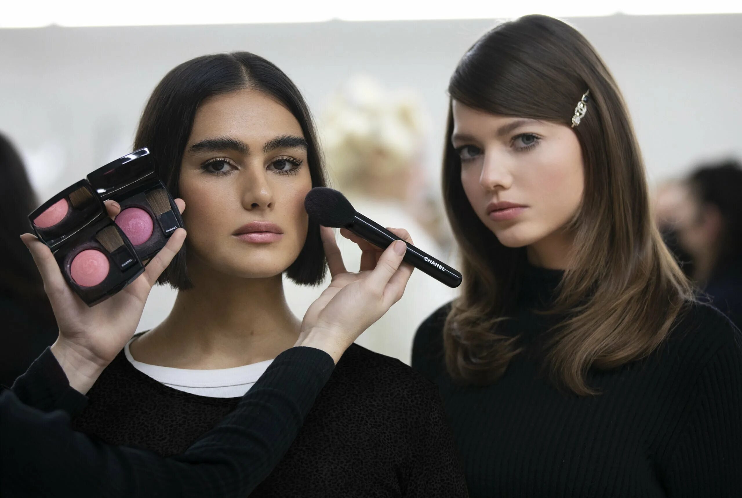 Making chanel. Макияж шанель. макияж chanel 2025. макияж 2025 тренды.