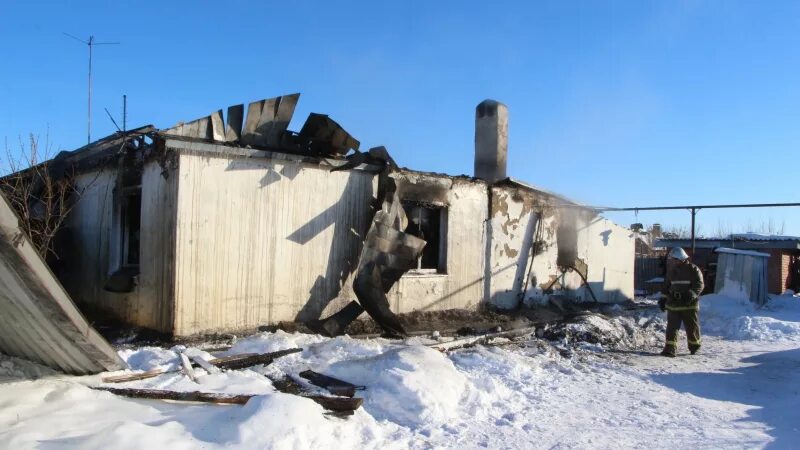 Пожар в двухквартирном доме. Пожар в Подстепном Энгельсский район. Пожар в Воскресенском районе Саратовской области. Пожар в Ртищево вчера. Граждан сгорела