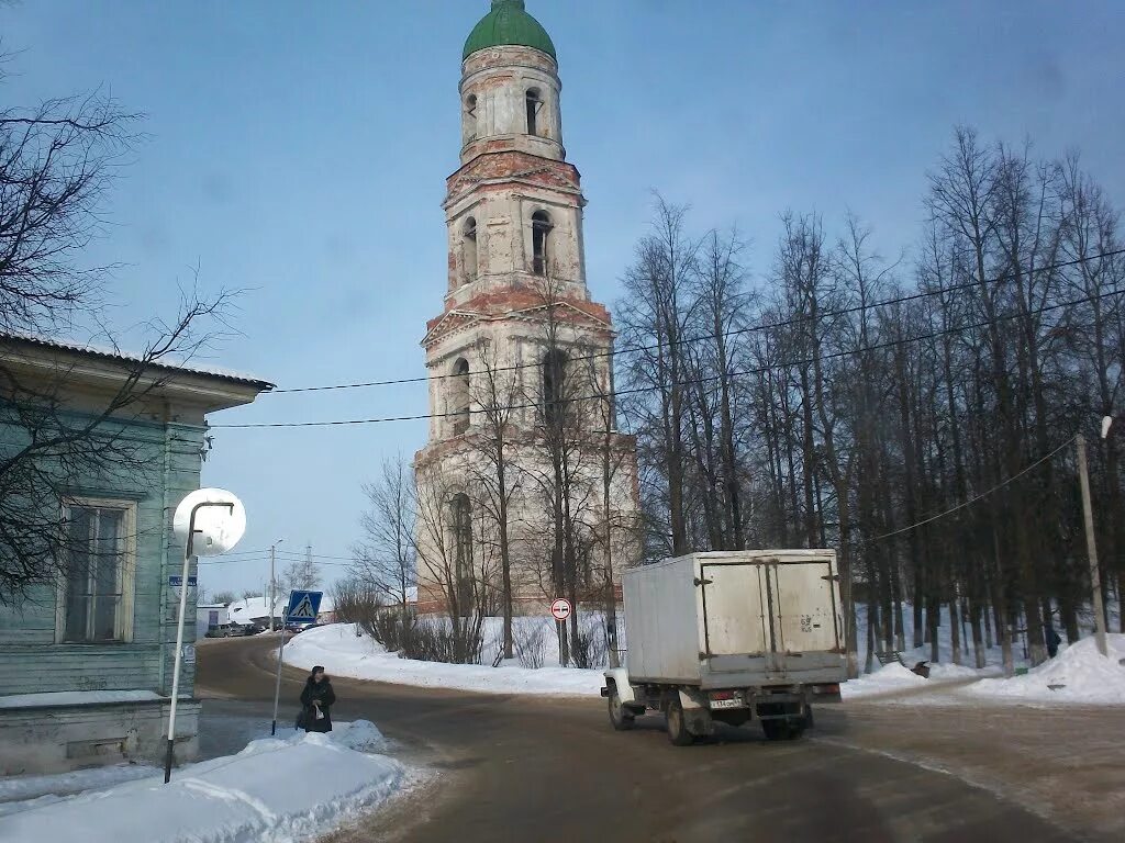 Общежитие 4 спбгу. Красный холм колокольня. Общежитие спбгу в петергофе. Краснохолмский антониев монастырь красный холм. Пансионат красный холм ярославль.