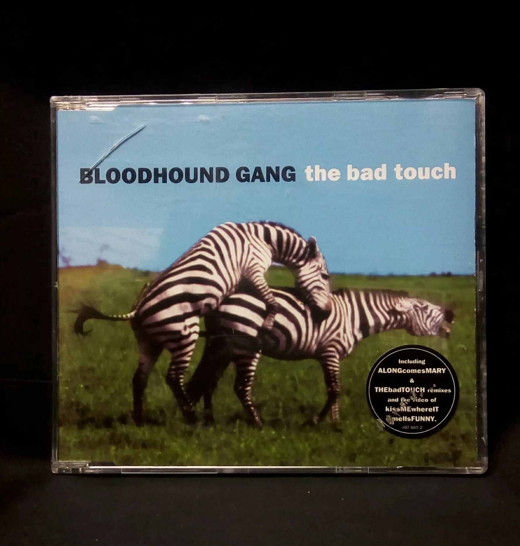 Bloodhound touch. The bad touch обложка. бладхаунд ганг обезьянки. дэдди лонг легс bloodhound gang. Bloodhound gang обложка.