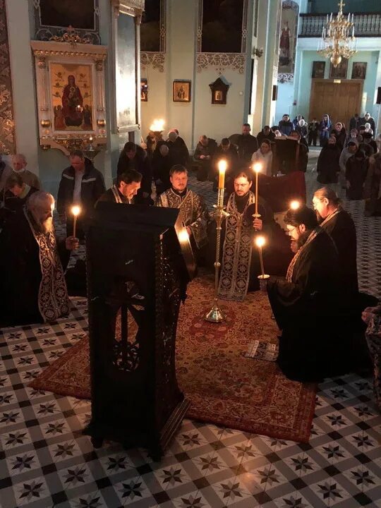 Великое повечерие с каноном Андрея Критского. Канон Андрея Критского повечерие. Покаянный канон Андрея Критского священник. Облачение священника на канон Андрея Критского. Вечерняя служба с каноном андрея критского