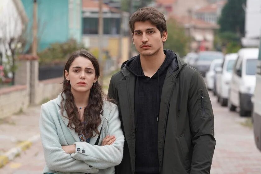 Любовь заставит плакать тур. Сериал турецкий ask aglatir. последнее лето турецкий сериал на русском языке. aşk ağlatir сериал 2019. юсуф и ада турецкий сериал.